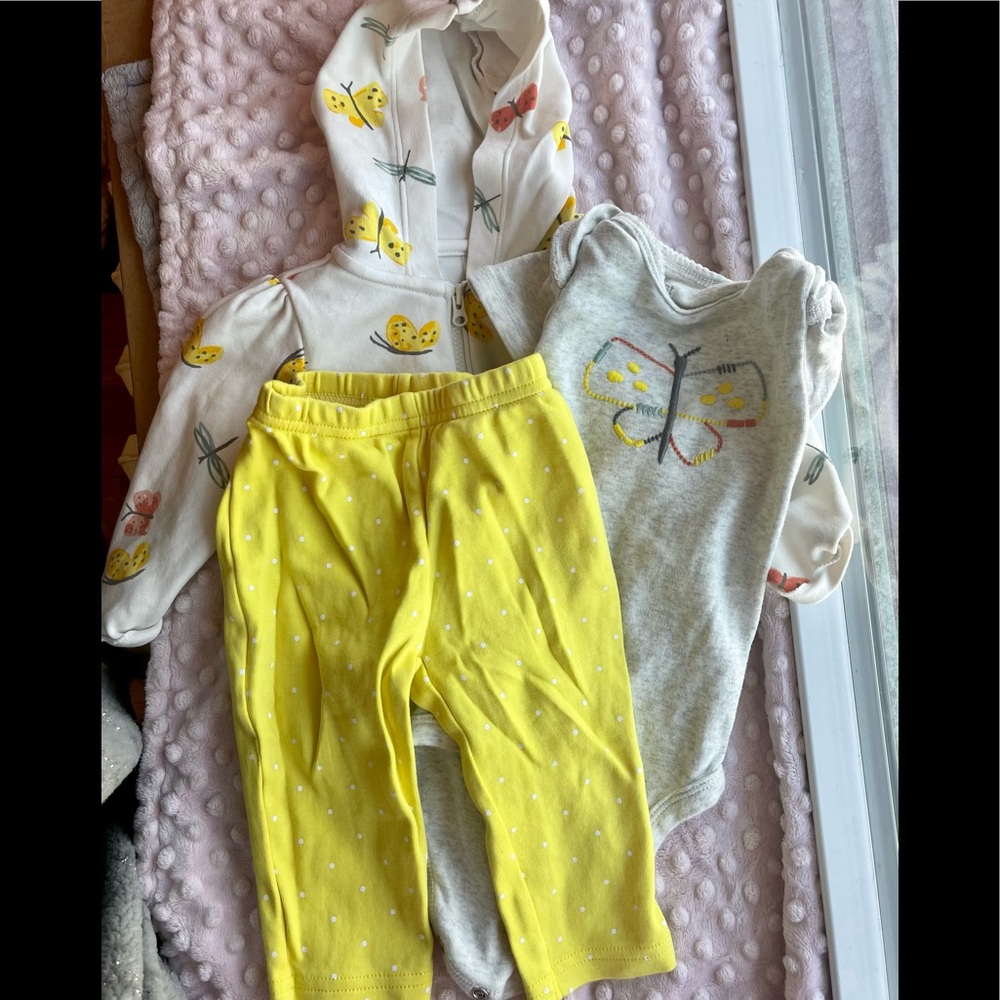 Carter’s Three Piece Set